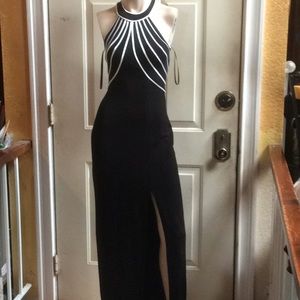 💕💕new Tadashi black knit front high slit gown